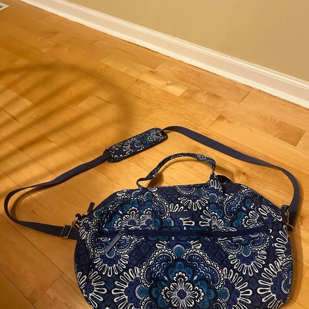 Vera Bradley Blue Floral Women's Travel  Bag - Picture 4 of 4